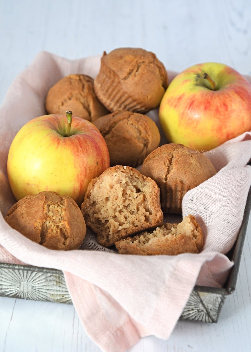 the best applesauce muffins