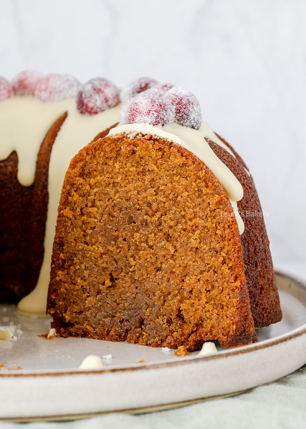 gingerbread bundt cake with white chocolate-6