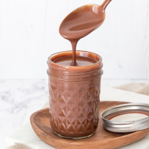 chocolate sauce