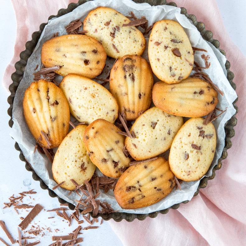 Easy Chocolate chip madeleines recipe