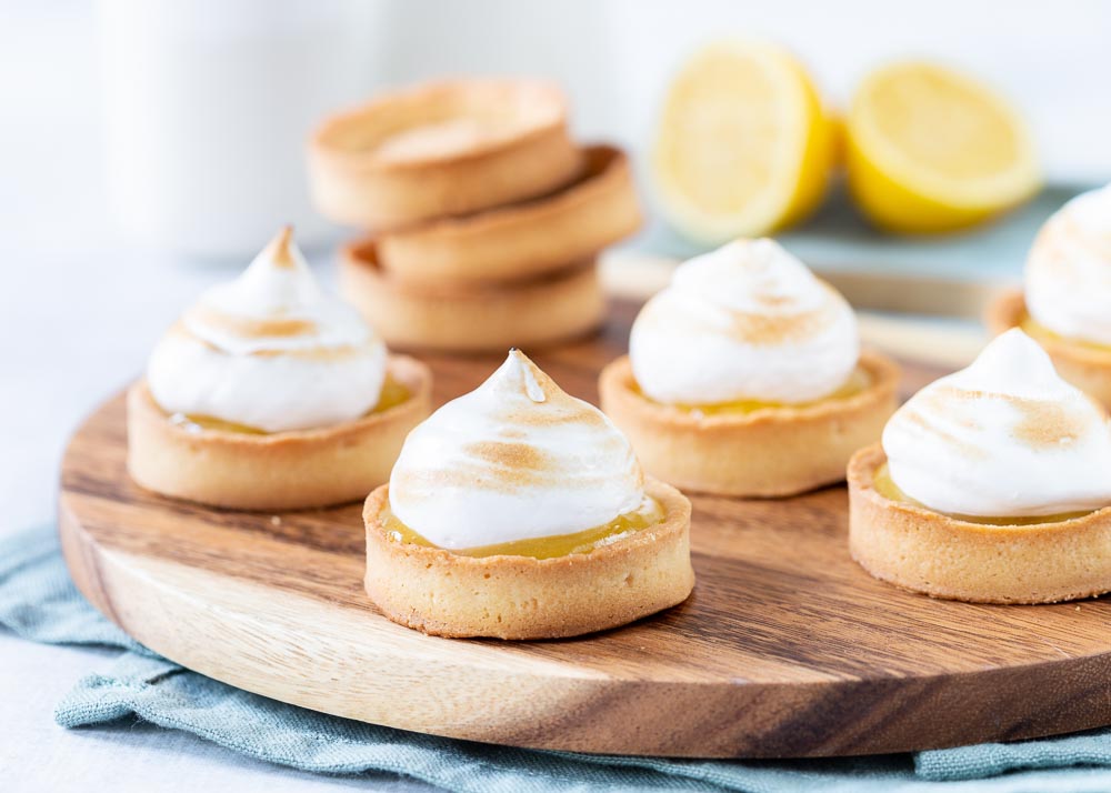 Lemon meringue tarts - 2