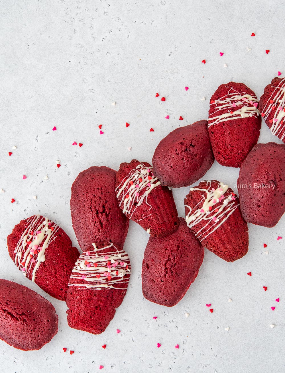 Red Velvet madeleines with white chocolade