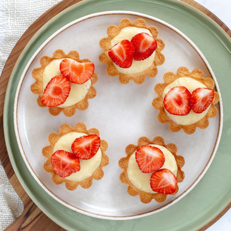 Mini strawberry tartlets with pastry cream